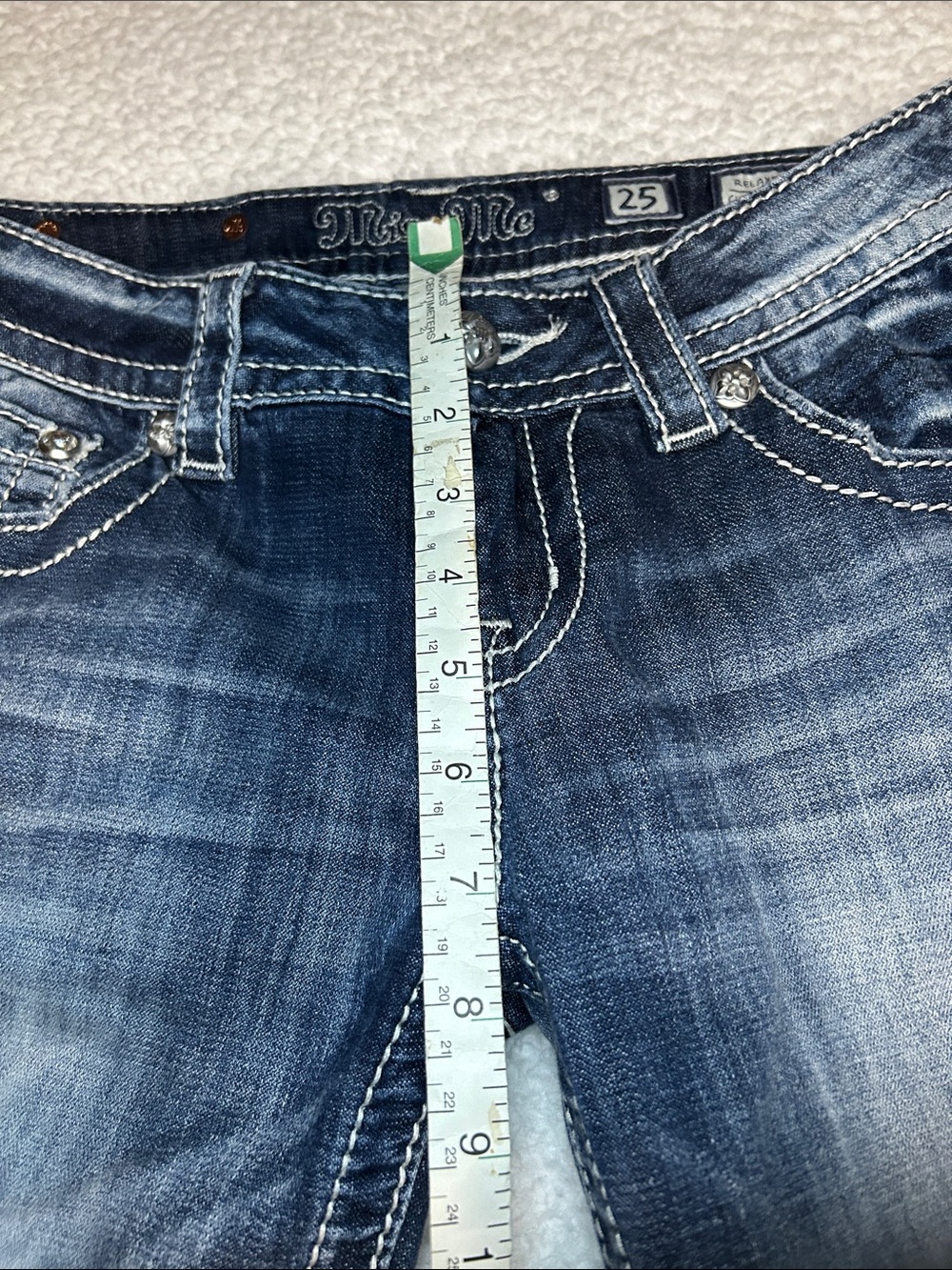 Miss Me Relaxed Cuffed Capri Jeans - Picture 4 of 7